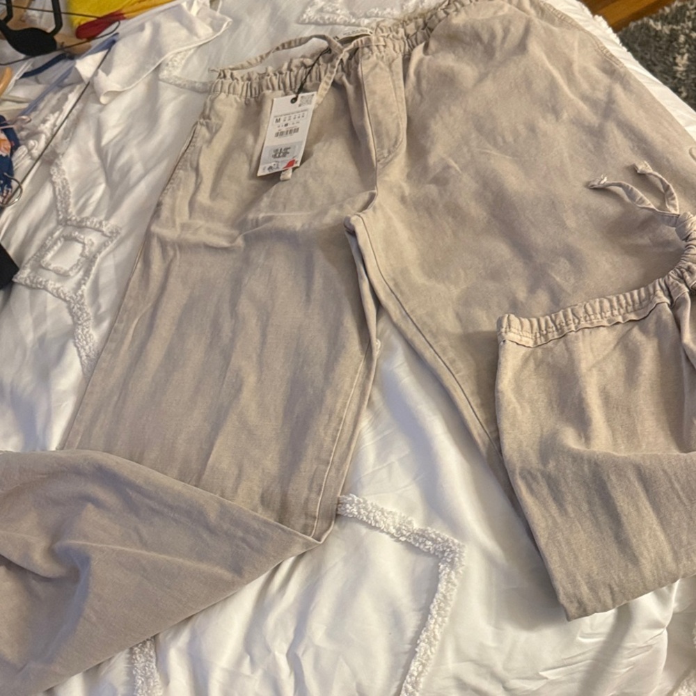 Zara Woman Light Tan Cargo Pants